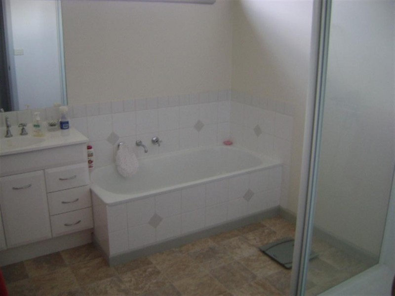 40 Shadforth Street, Kerang VIC 3579