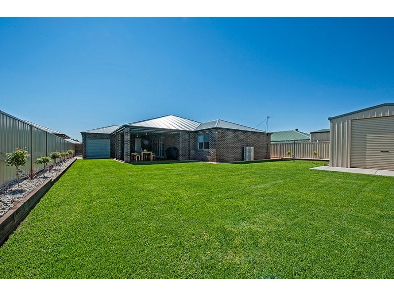 11 Redgum Street, Swan Hill VIC 3585