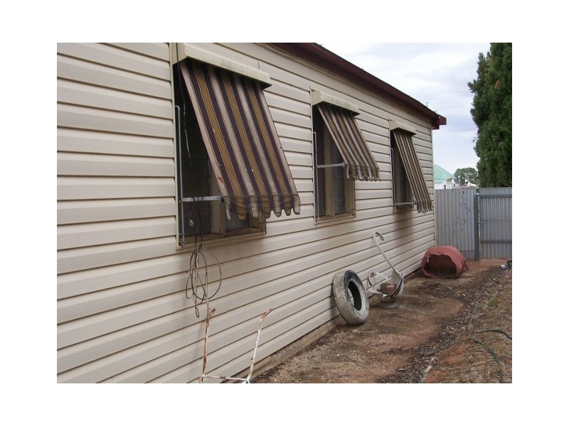 62 Buller St, Oaklands NSW 2646