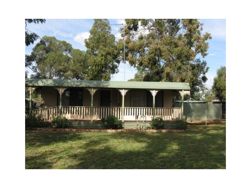 13 Robertson St, Berrigan NSW 2712