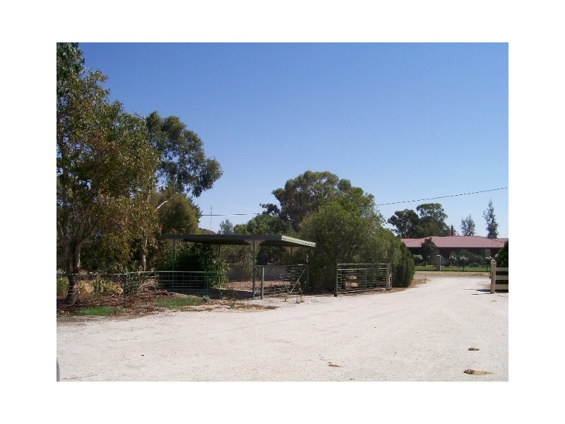 13 Robertson St, Berrigan NSW 2712