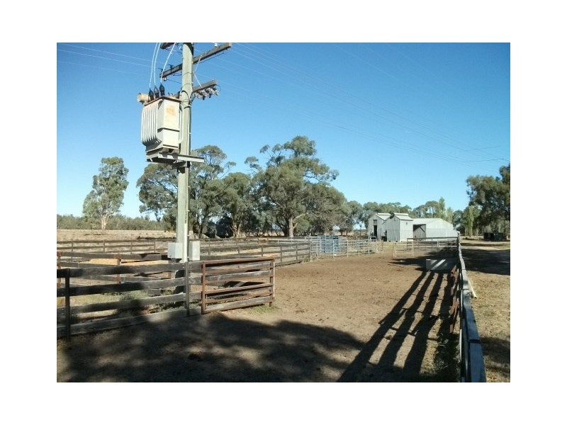 2 Gonn Road, Barham NSW 2732