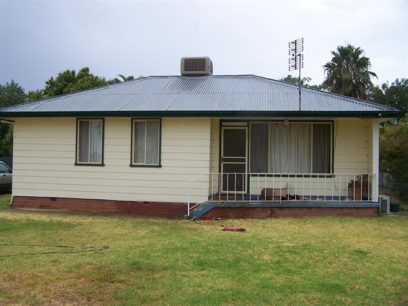 352 Murray, Hay NSW 2711