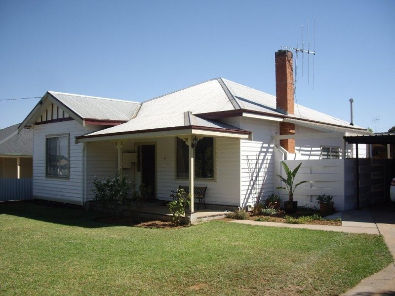 4 Kimberley Avenue, Swan Hill VIC 3585