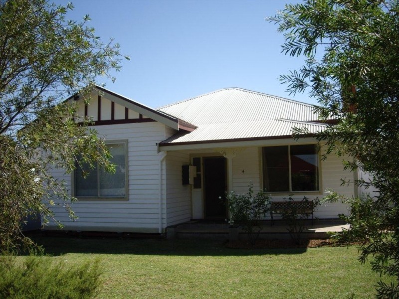 4 Kimberley Avenue, Swan Hill VIC 3585