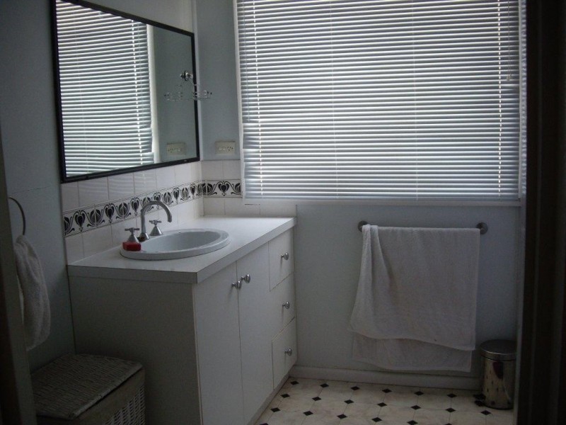 4 Kimberley Avenue, Swan Hill VIC 3585