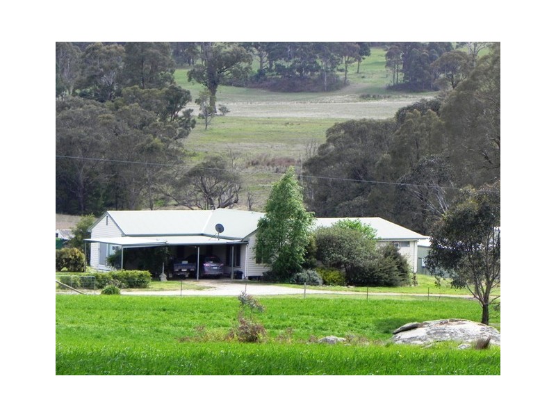 670 Springs Road, Caveat VIC 3660