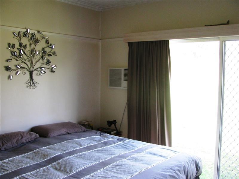 670 Springs Road, Caveat VIC 3660