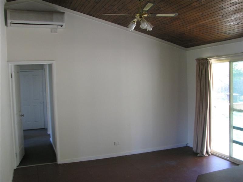 Buxton VIC 3711