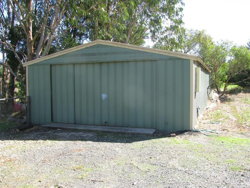 Buxton VIC 3711