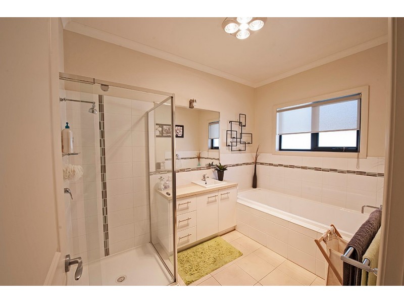 9 Moonah Court, Swan Hill VIC 3585