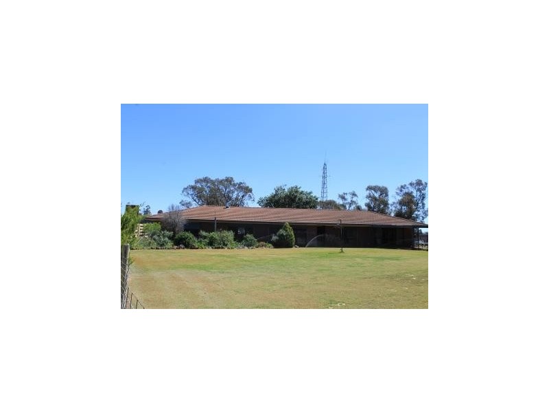 271 Perenna Road, Nhill VIC 3418
