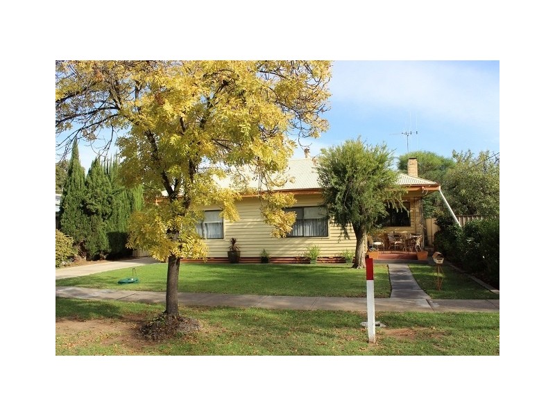 16 El Alamein Avenue, Swan Hill VIC 3585