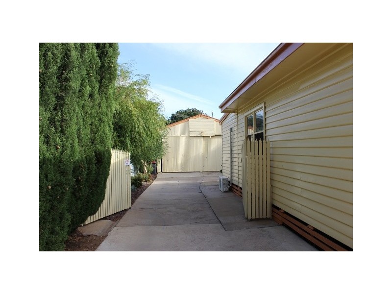 16 El Alamein Avenue, Swan Hill VIC 3585