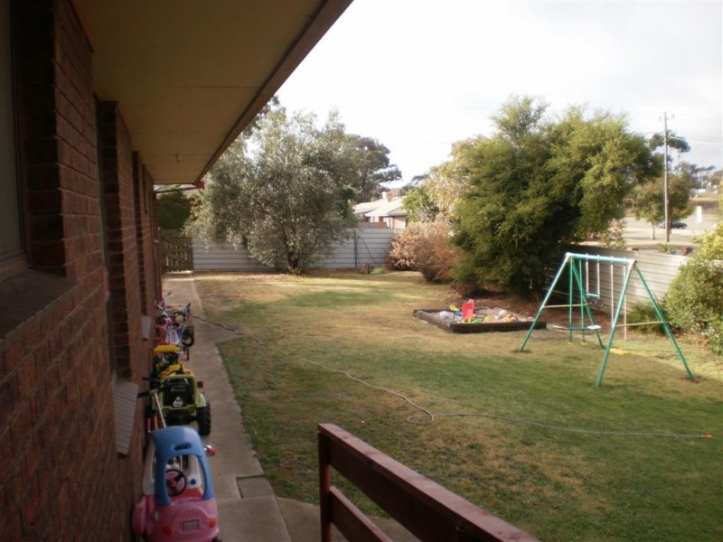 15 Charlton Road, St Arnaud VIC 3478