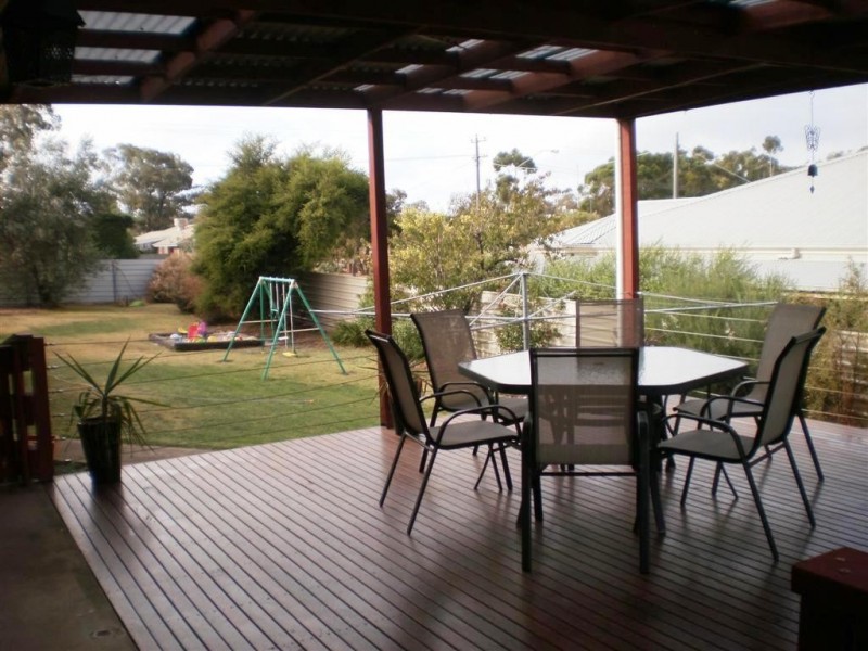 15 Charlton Road, St Arnaud VIC 3478