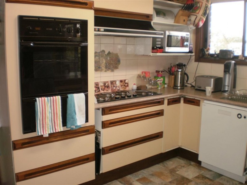 15 Charlton Road, St Arnaud VIC 3478