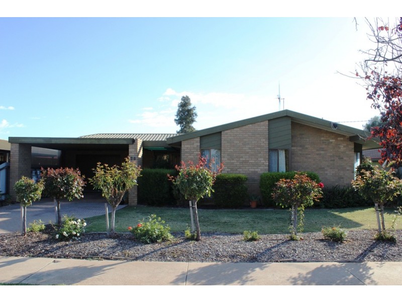 20 Adams Road, Swan Hill VIC 3585