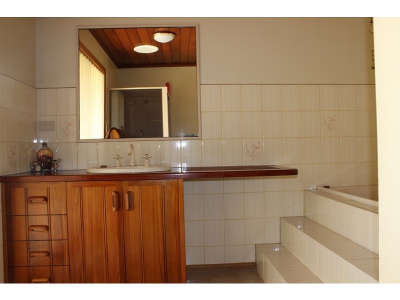 20 Adams Road, Swan Hill VIC 3585