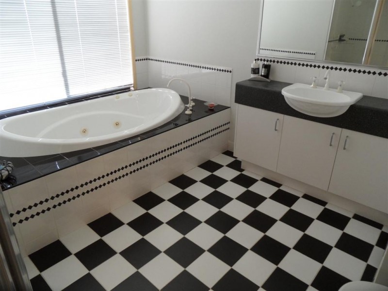 Hidden Valley VIC 3756