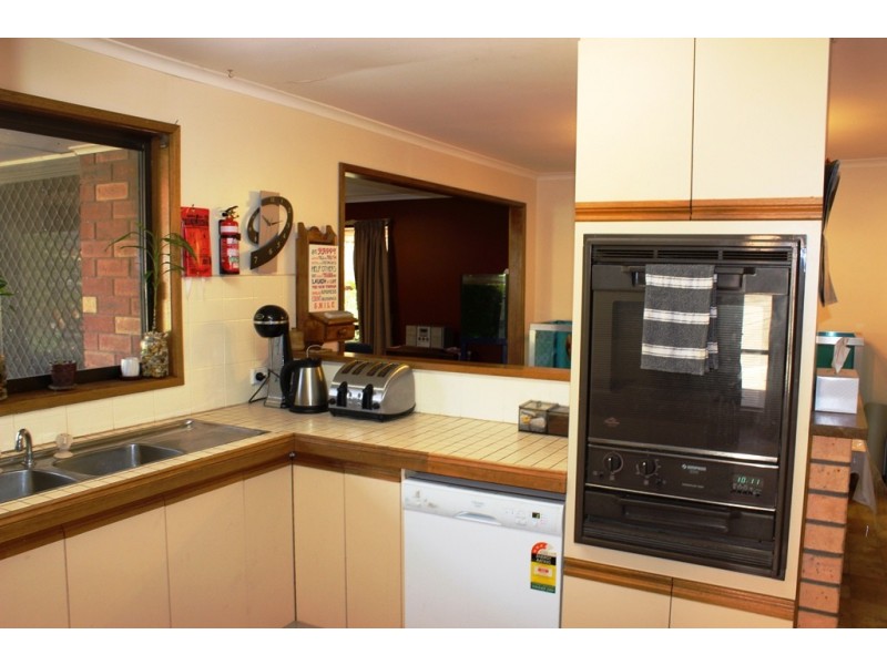 20 Cobham Avenue, Swan Hill VIC 3585