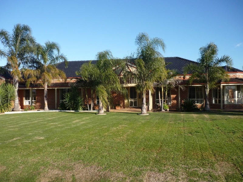 27 Roviras Road, Cohuna VIC 3568