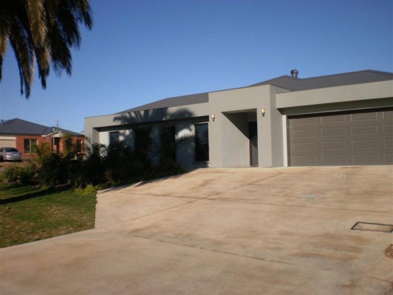 7 Ebery Crt, St Arnaud VIC 3478