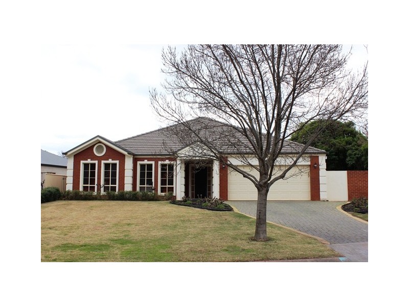 26 Goldfinch Court, Swan Hill VIC 3585