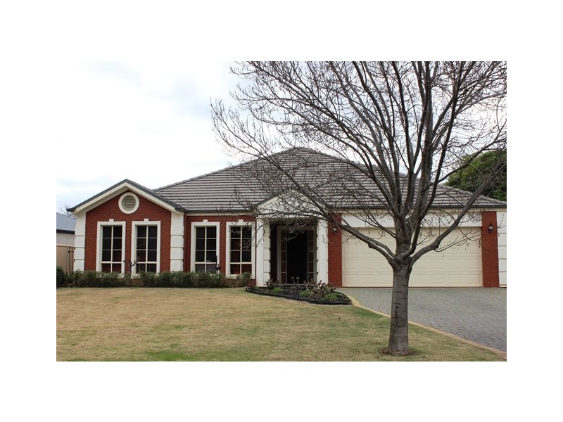 26 Goldfinch Court, Swan Hill VIC 3585