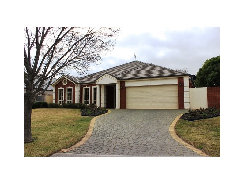 26 Goldfinch Court, Swan Hill VIC 3585