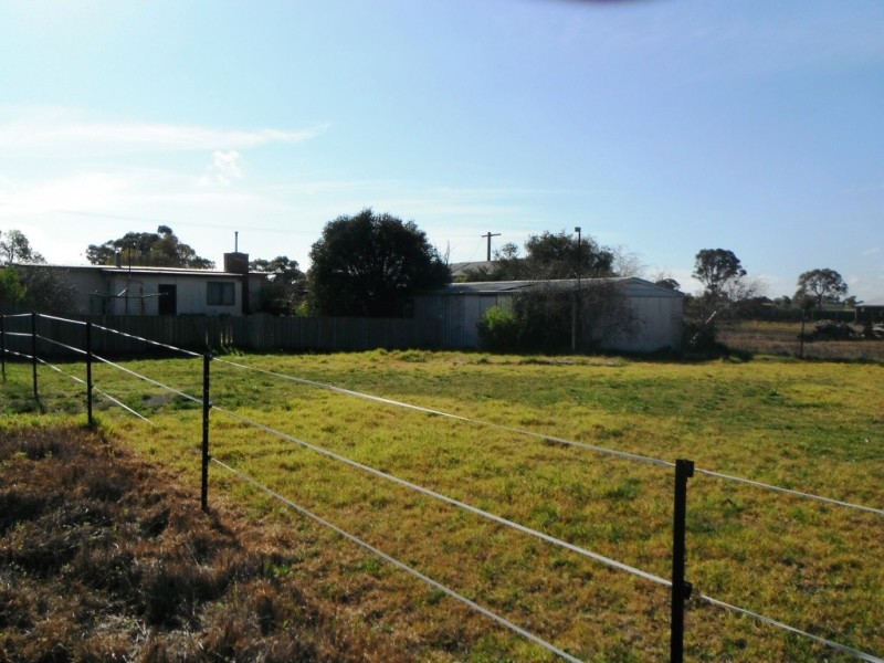 10 Winnindoo Avenue, Heyfield VIC 3858