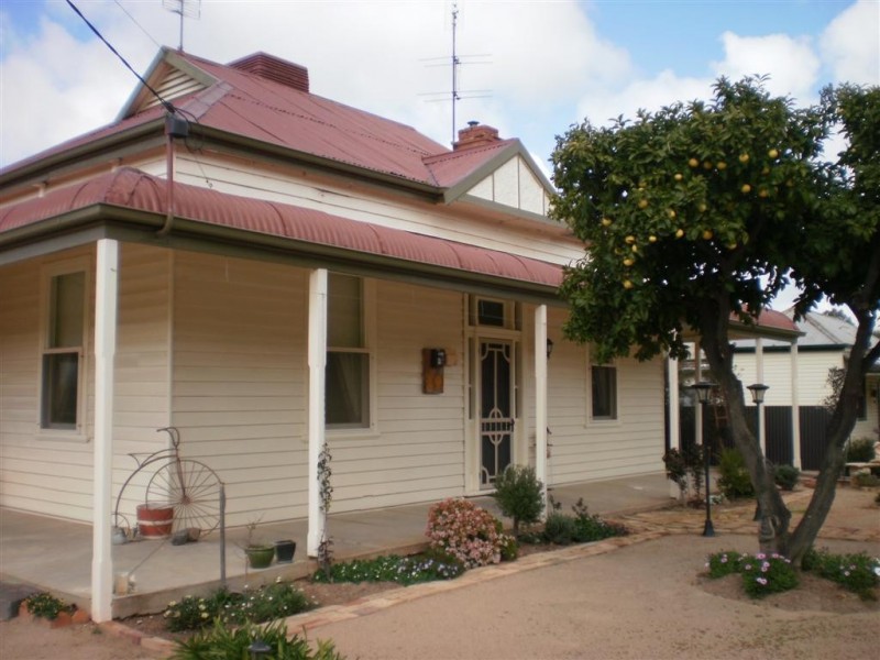 5 Rutherford Street, Charlton VIC 3525