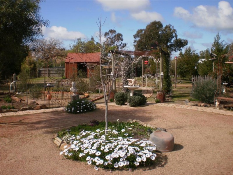 5 Rutherford Street, Charlton VIC 3525