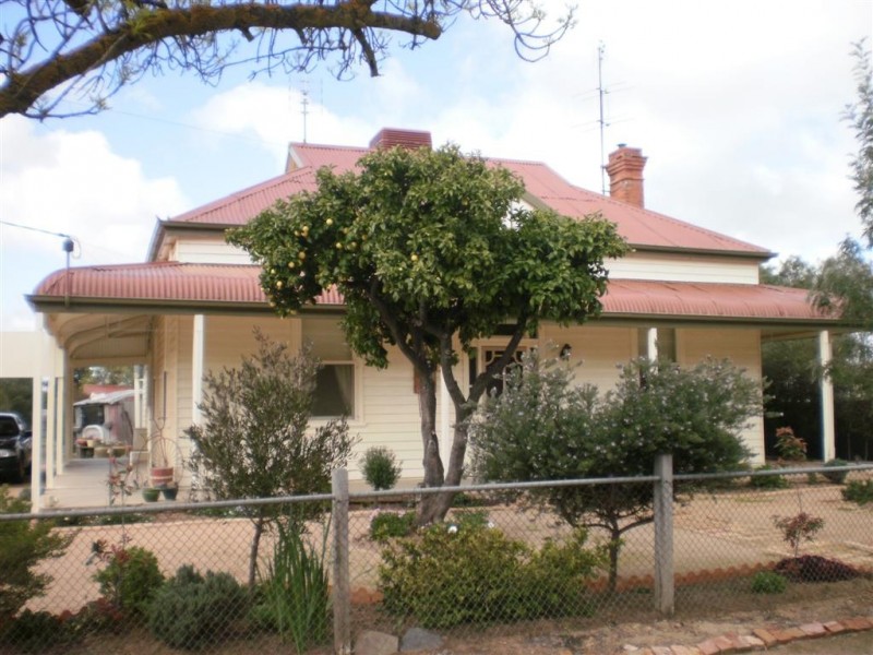 5 Rutherford Street, Charlton VIC 3525