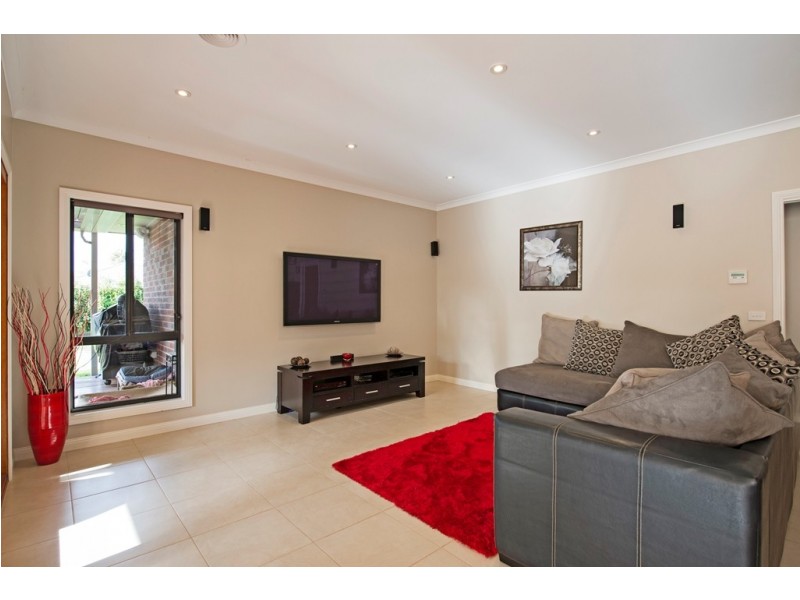 8 Merit Crescent, Swan Hill VIC 3585