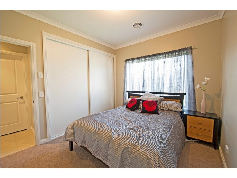8 Merit Crescent, Swan Hill VIC 3585