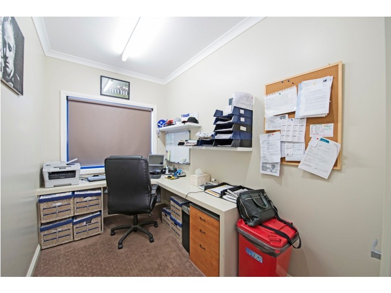 8 Merit Crescent, Swan Hill VIC 3585
