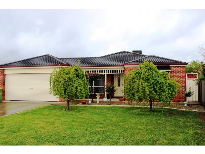 19 Cutri Drive, Swan Hill VIC 3585