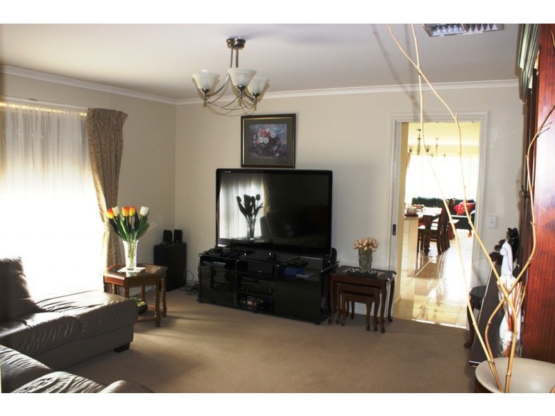 19 Cutri Drive, Swan Hill VIC 3585