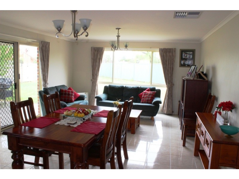 19 Cutri Drive, Swan Hill VIC 3585