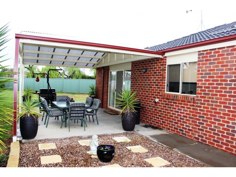 19 Cutri Drive, Swan Hill VIC 3585