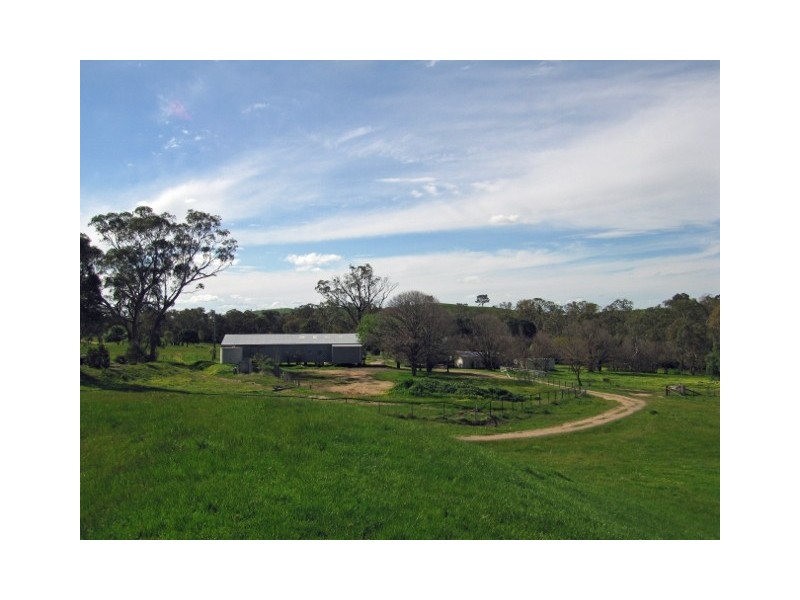 696 Upton Road, Avenel VIC 3664