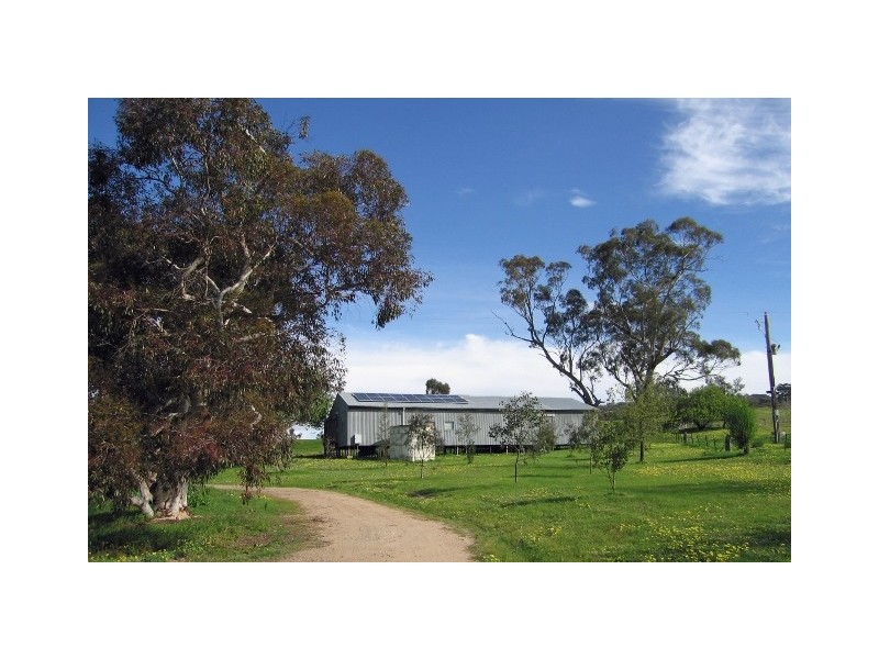 696 Upton Road, Avenel VIC 3664