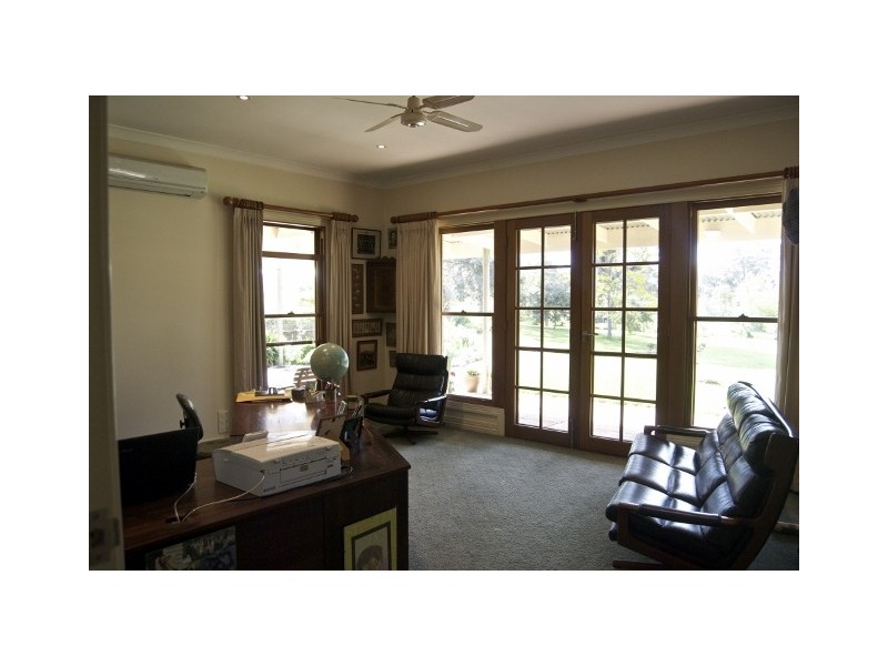 696 Upton Road, Avenel VIC 3664