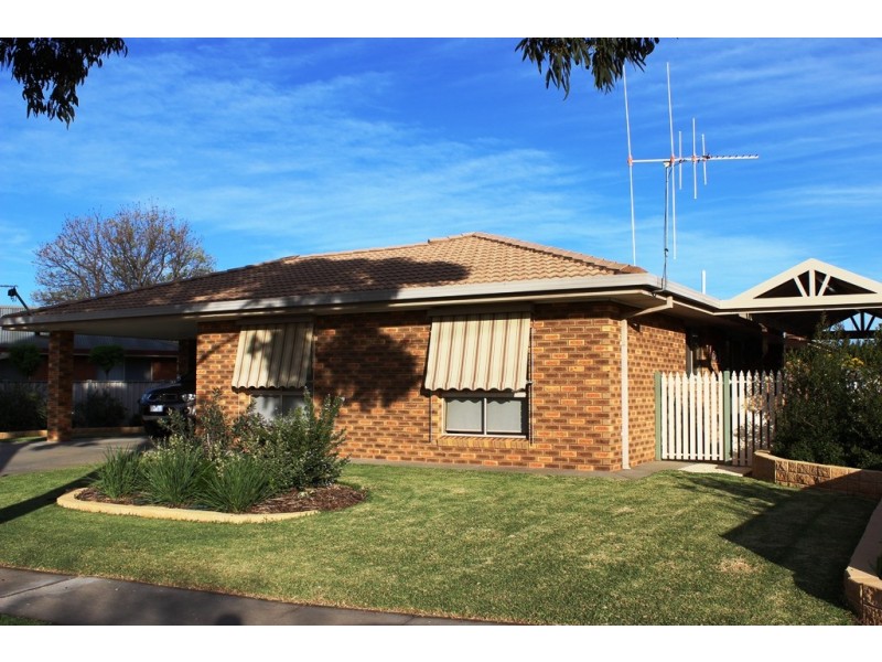 25 Poole Boulevard, Swan Hill VIC 3585