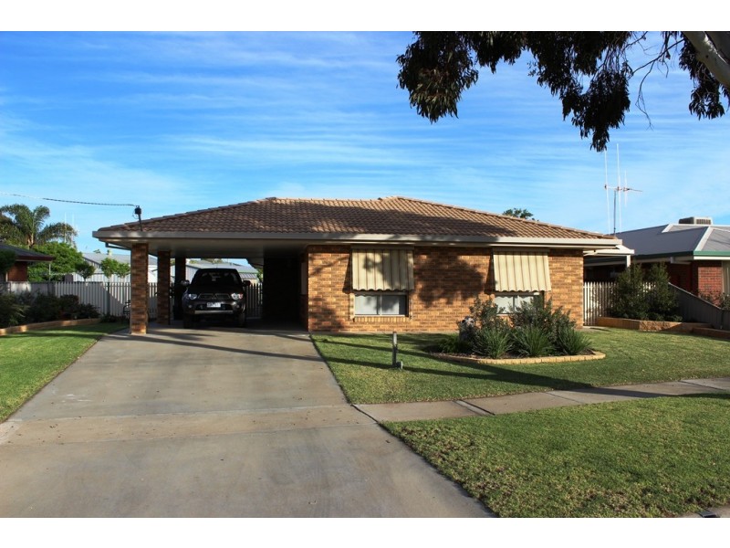 25 Poole Boulevard, Swan Hill VIC 3585