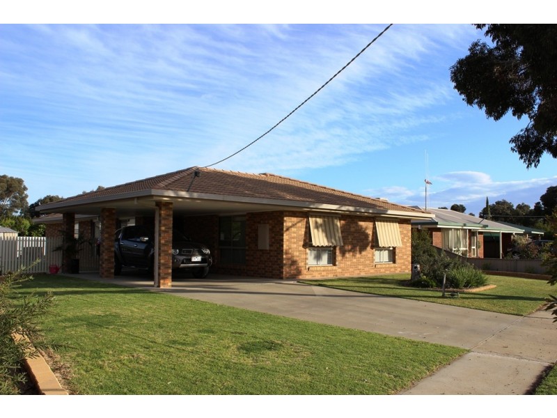 25 Poole Boulevard, Swan Hill VIC 3585