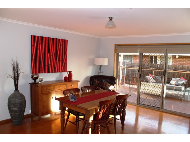 25 Poole Boulevard, Swan Hill VIC 3585