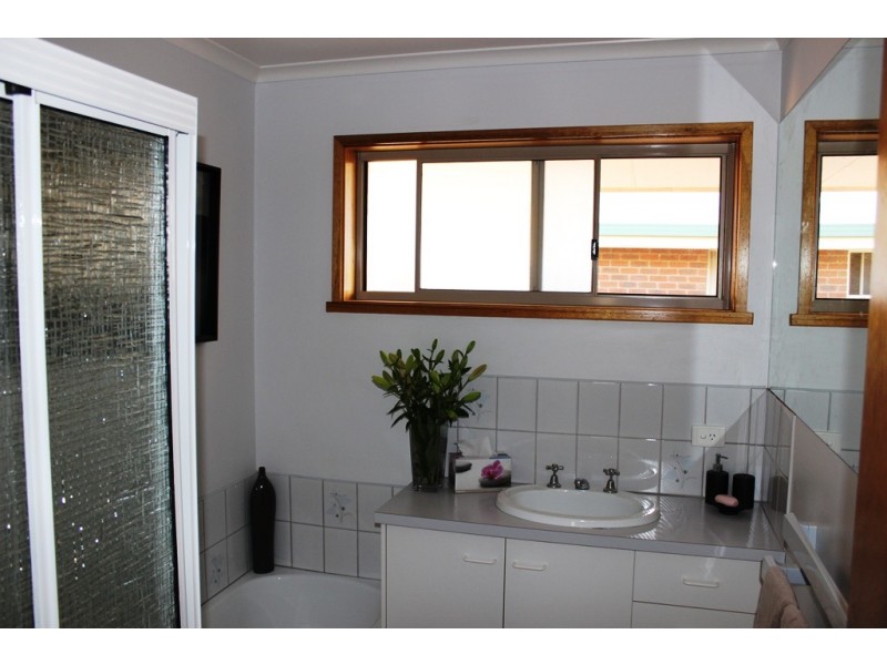 25 Poole Boulevard, Swan Hill VIC 3585