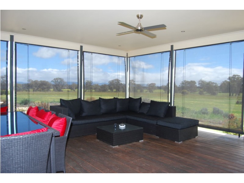 27 Holloway Rd, Stawell VIC 3380